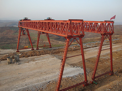 江蘇高鐵提梁機(jī)